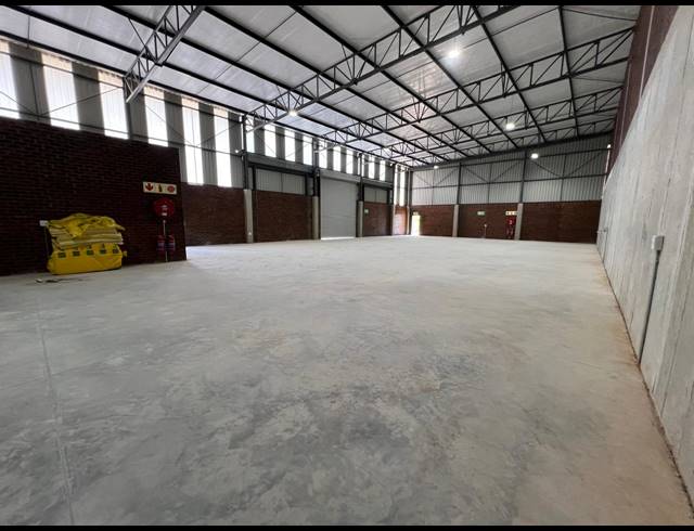 495M² WAREHOUSE TO LET IN LASER PARK